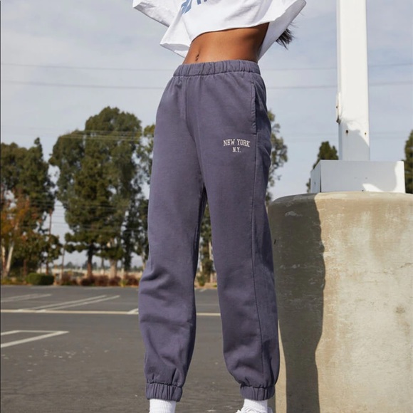 Brandy Melville Pants - Brandy Melville Rosa New York sweatpants